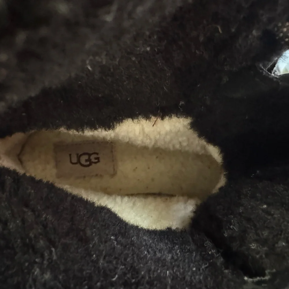 Sz 5 UGG Butte II -Lace up boot